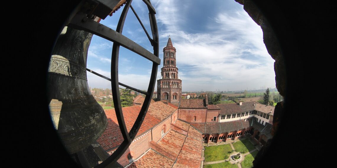 La torre nolare vista dal campanile - Foto Andrea Cherchi