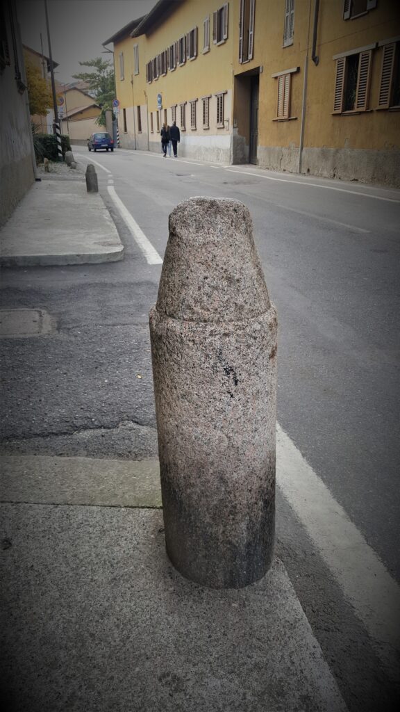 Figino, "Dissuasori" antichi