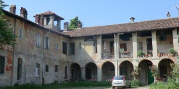 La strada per Moncucco e villa Monterobbio