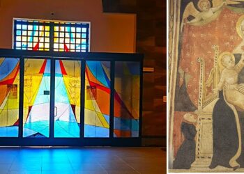 QUELLA CHIESA COSÌ MODERNA CON UN DIPINTO DI SCUOLA GIOTTESCA (XIV SEC.)